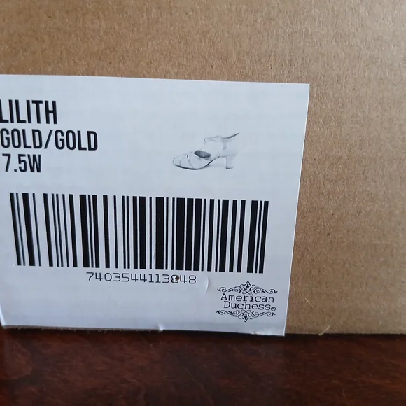 Lilith Women's Vintage Flapper T-Straps - Picture 2 of 4